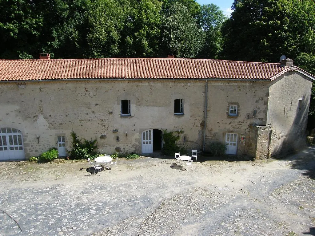 La Loge Du Chateau Saint-Dier-dʼAuvergne 0*,  Franciaország