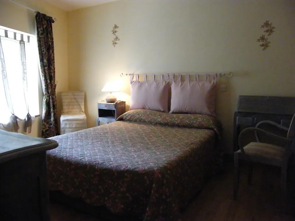 La Loge Du Chateau Saint-Dier-d'Auvergne Holiday home