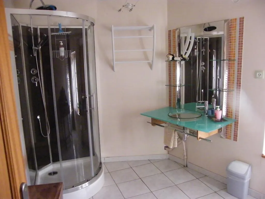 La Loge Du Chateau Saint-Dier-d'Auvergne Holiday home